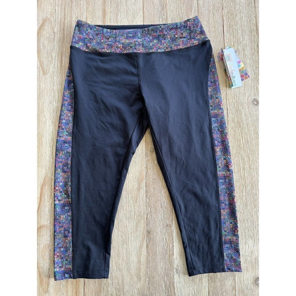 LuLaRoe JADE Capri Compression Moisture Wicking Leggings NEW Size Medium  Black
